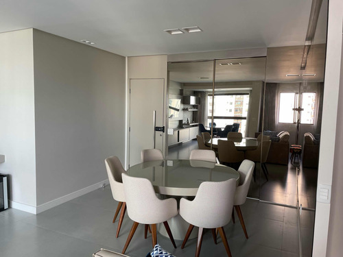 Apartamento Com Acabamento Em Alto Padrão.