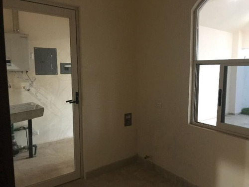 Imagen 2 de 12 de Casa Sola En Venta Frac Los Laureles