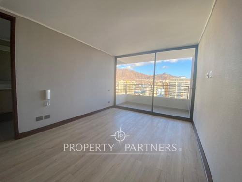 Arriendo Departamento Almagro Avenida Brasil Con V...
