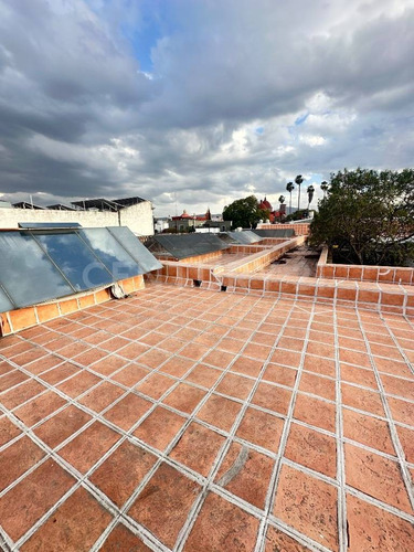 Renta Casona Centro Histórico Av. Hidalgo, Queretaro