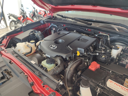 Imagen 8 de 24 de Toyota Hilux Srv Cuero 4x2 Mt