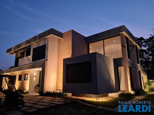 Imagem 1 de 9 de Casa Em Condomínio - Barreirinho - Sp - 621133