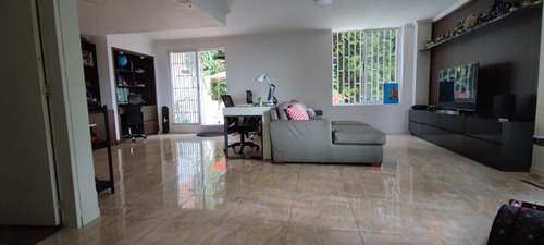 Casa De 3 Niveles En Venta Poblado Medellín Antioquia