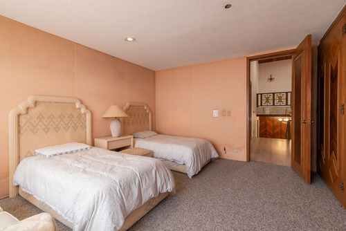 ¡descubre El Hogar De Tus Sueños En Bosques De Las Lomas!