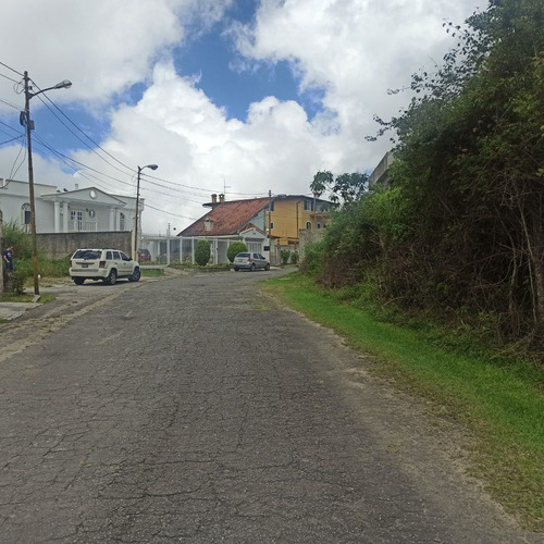 Imagen 16 de 17 de Espectacular Terreno En Venta Para La Construcción De Casa Residencial Club De Campo, Una De Las Mejores Urbanizaciones De Los Altos Mirandinos 23-2939