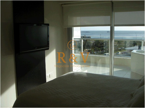 Imagen 9 de 30 de Apartamento En Seasons Tower, Mansa, Punta Del Este, 2 Dormitorios.