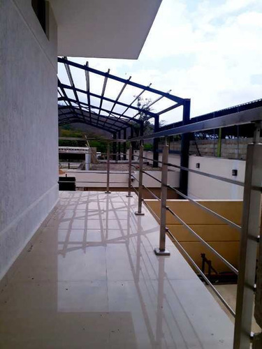 Imagen 8 de 16 de Se Vende Galpon, Con Local Comercial Oficinas Y Terreno