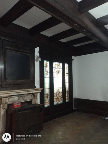 Imagen 2 de 9 de Jujuy Esq Hipòlito Irigoyen: Edificio Francés De Categoría. Todo Externo, Apto Profesional O Vivienda