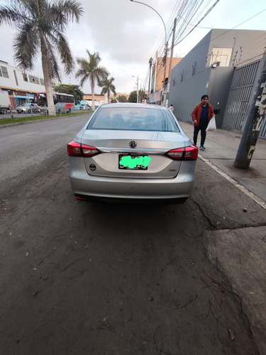 Es Un Sedán Con Motor De 1.5 Litros