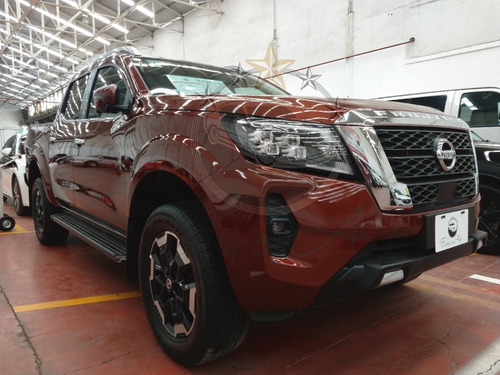 Imagen 2 de 15 de Nissan Frontier Platinum Le 4x2 Aut