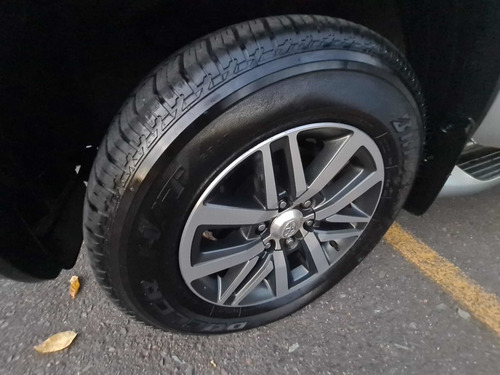 Imagen 16 de 17 de Toyota Sw4 2.8 Srx 177cv 4x4 7as At 2017