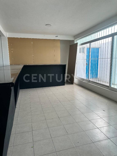Renta Local Pa. Av. Tecnologico 4, Queretaro