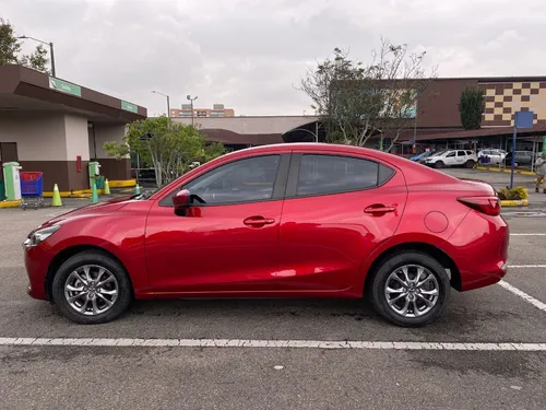 Mazda 2 1.5 Touring Sedan