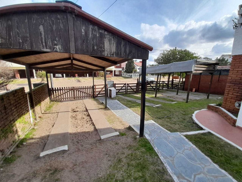 Imagen 7 de 17 de Magnifico Dúplex En Venta En Villa Gesell Con Cochera Semicubierta A Solo 150 Metros De La Playa