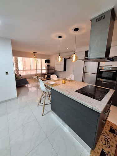 Alquilo Exclusivo Y Remodelado Apto. Colinas De Bello Monte.centro Polo. Puesto Techado, Amoblado, Excelente Residencia