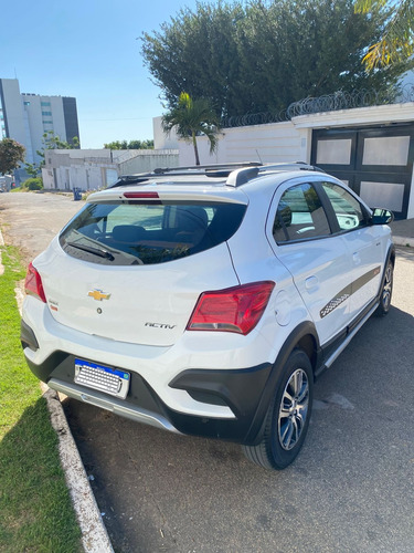 Chevrolet Onix 1.4 Activ Aut. 5p