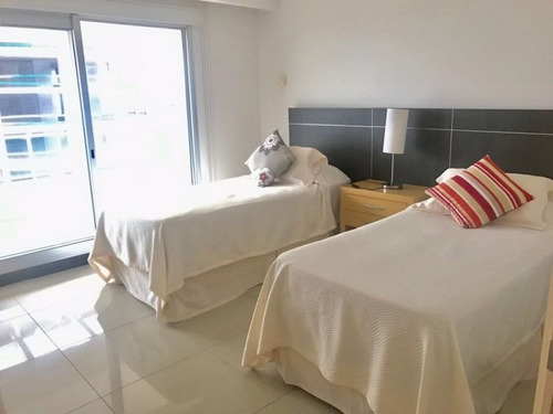 Apartamento 3 Dormitorios En Playa Brava, Punta Del Este.