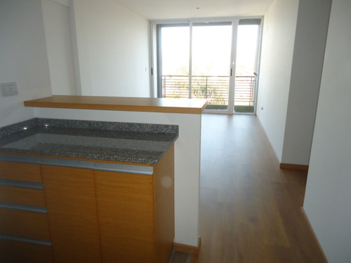 Imagen 3 de 16 de Venta 2 Amb. Con Cochera Cubierta En Morón Sur