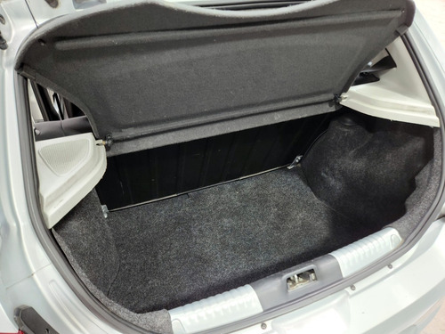 Imagen 17 de 25 de Volkswagen Gol Trend 1.6 Pack Ii 101cv 2013