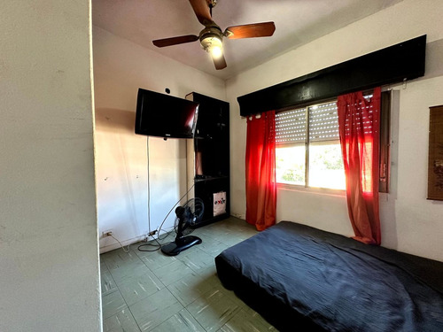 Casa Con Locales En Venta En Rafael Calzada