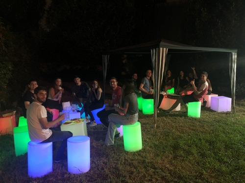 Imagen 4 de 5 de Alquiler De Puffs Led Y Eco Para Eventos. Zona Norte/ Oeste