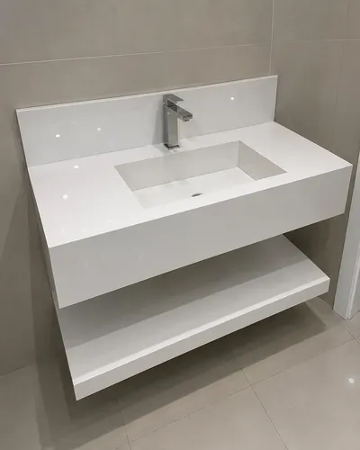 Foto real de Pia Esculpida Branca 70x45 Banheiro Porcelanato Polido