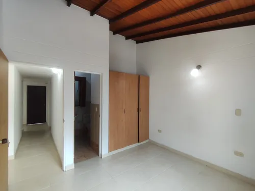 Casa En Arriendo En Prados Del Este. Cod A30680