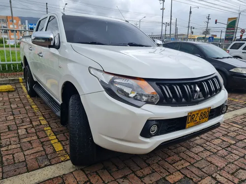 Mitsubishi L200 2.5cc MT AA 4X4