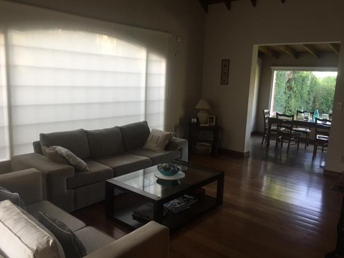 Casa En Venta En 27/422 Y 426 Villa Elisa - Alberto Dacal Propiedades