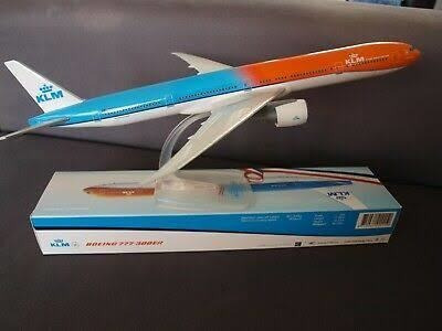 Avion Boeing 777-300er Klm Orange Ppc Holland Escala 1:200