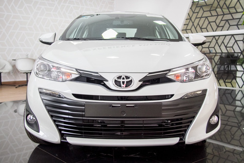 Toyota Yaris Sedan 1.5 Xls Connect Cvt (flex)