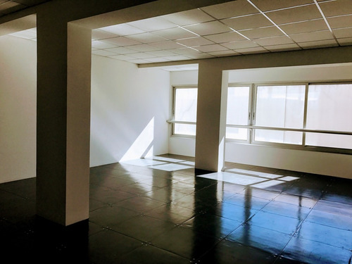 Imagen 3 de 12 de Venta De Oficina En Ciudad Vieja