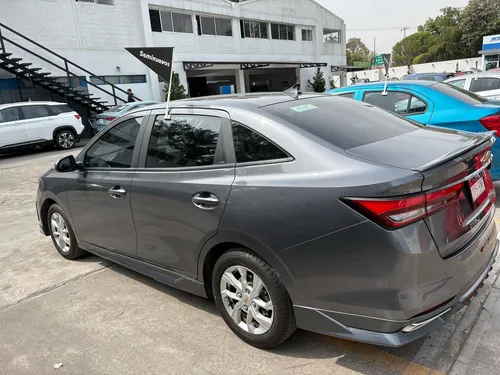 Chevrolet Aveo 1.5 Lt Mt sedan con kit deportivo