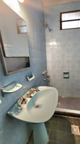 Gral. Paz Al 100 - Casa De 5d - Ideal Para Actividad Comercial - Terreno De 9 X 70