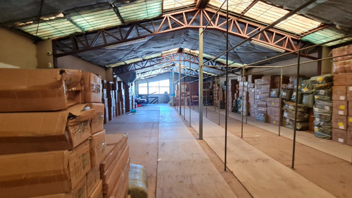 Exelente Local Comercial En Arriendo Con 15 Estacionamientos