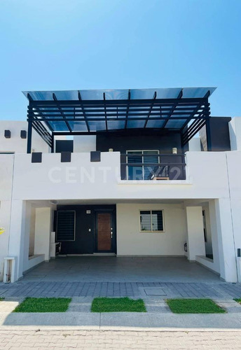 Casa En Venta En Fraccionamiento Montecarlo Grand, Mazatlán Sinaloa