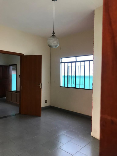 Casa A Venda Com 2 Flats Nos Fundos Para Aluguel