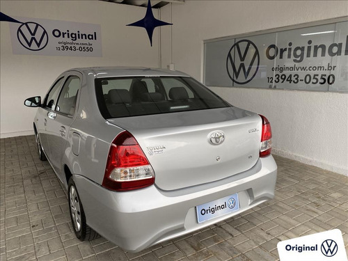 Imagem 3 de 9 de Etios 1.5 X Sedan 16v Flex 4p Manual