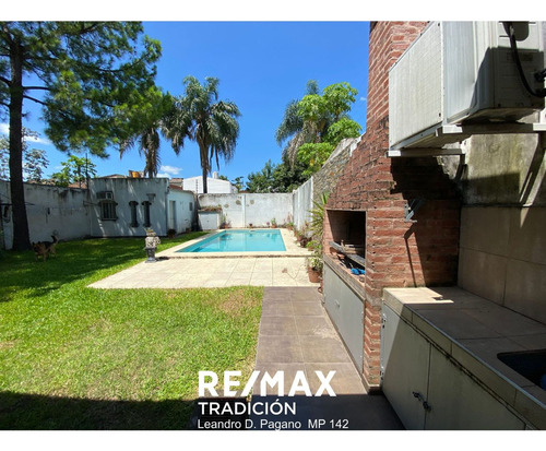Casa En Venta Ubicación Residencial 7 Ambientes.-