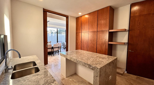 Casa En Venta Merida, Temozon Norte En Privada, Entrega Inmediata.
