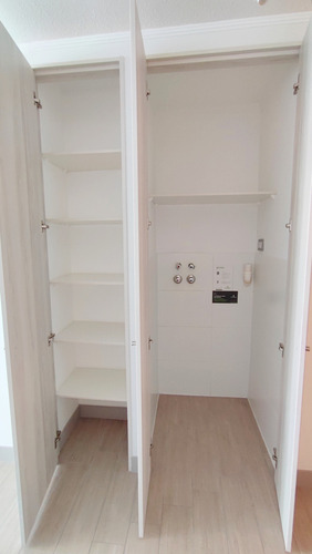 Edificio Av. Irarrázaval (1 Est. 1 Bod.) Vista Poniente Pi