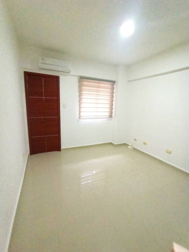 Imagen 15 de 22 de Hermoso Apartamento En Res. Chelsea Court, El Parral Oportunidad 110mt² Marialex Martinez 146323