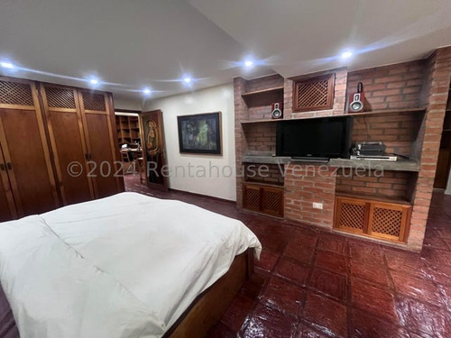 Impecable Y Bello Apartamento En Alquiler Ubicado En San Román 24-22455