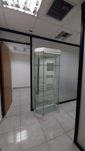 Alquiler Oficina 20 M2 Piso 4 Torre Sindoni Maracay Aragua