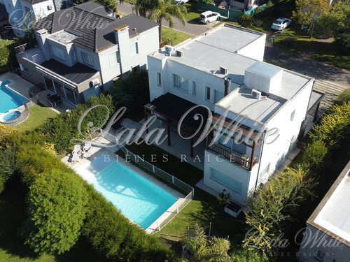 Imagen 2 de 30 de Venta - Casa En El Rocío