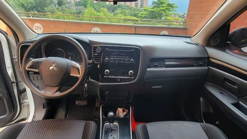 ¡casi Nuevo! Mitsubishi Outlander Kaiteki 2.4 Cvt Lx