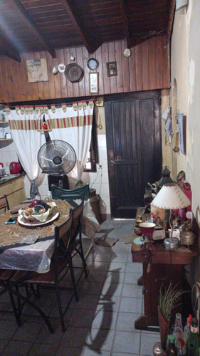 El Palomar Casa Fte De 3 Ambientes Y Fdo Casa De 3 Ambientes F: 8821