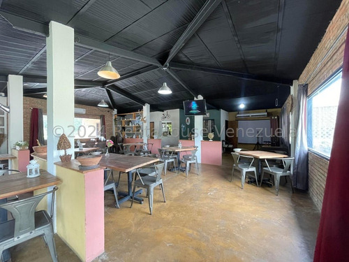 En Venta Negocio Restaurante En El Circulo Militar Las Delicias Maracay Todo Operativo Con Vista Al Lago Para Tus Eventos Kg