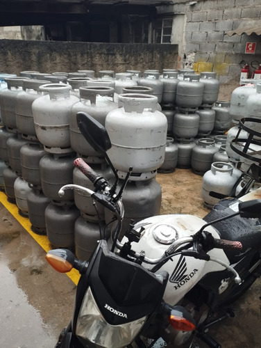 Vende-se Distribuidora De Agua E Gas Na Vila Nhocuné
