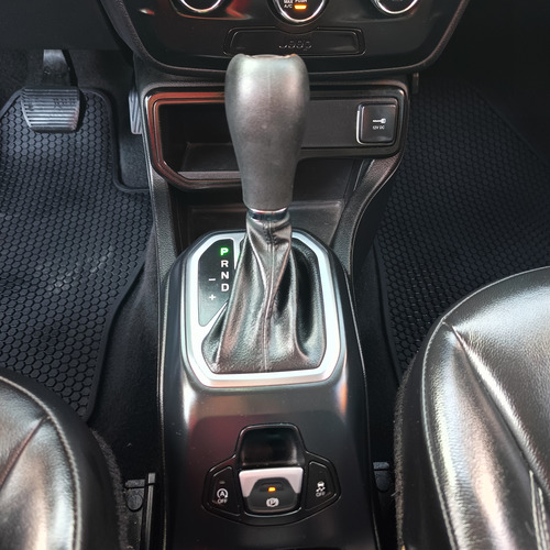 Jeep Renegade 1.8 Flex Aut. 5p